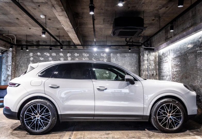 Porsche Cayenne White
