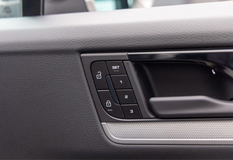 Porsche Cayenne White