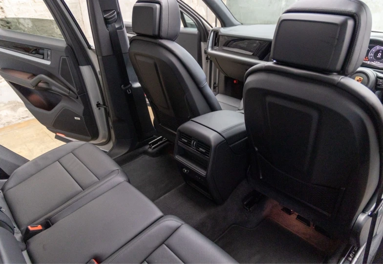 Porsche Cayenne White