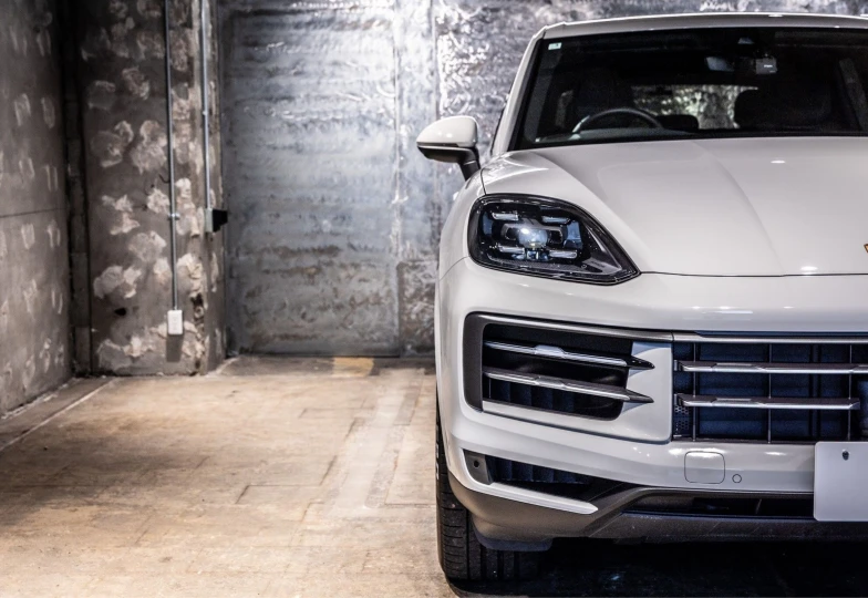 Porsche Cayenne White