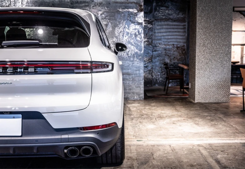 Porsche Cayenne White