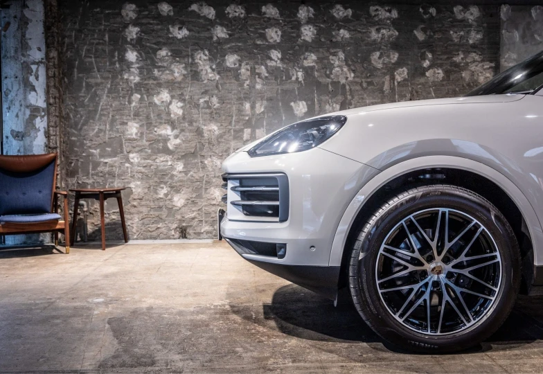 Porsche Cayenne White