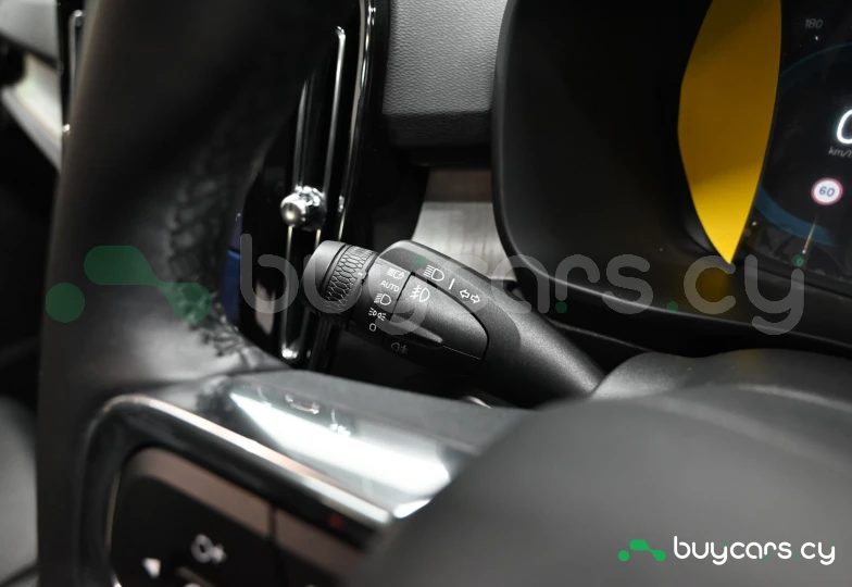 Volvo XC40 Бежевый