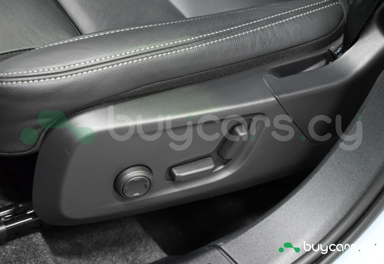 Volvo XC40 Бежевый