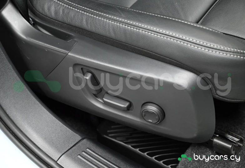 Volvo XC40 Бежевый