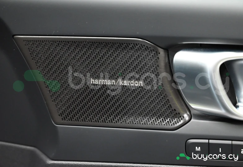 Volvo XC40 Бежевый