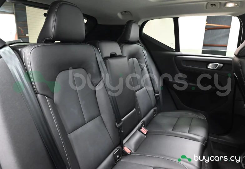 Volvo XC40 Бежевый