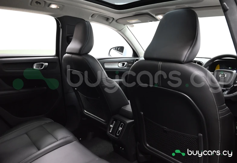 Volvo XC40 Бежевый