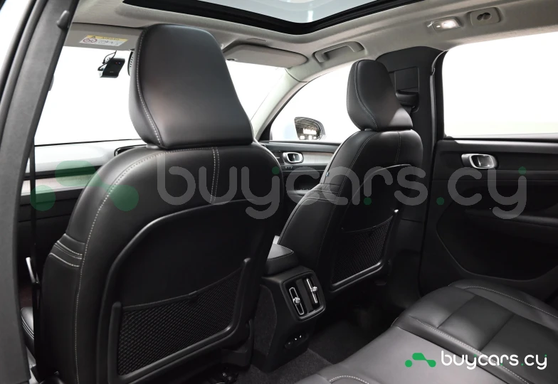 Volvo XC40 Бежевый