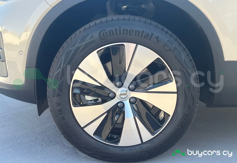 Volvo XC40 Бежевый