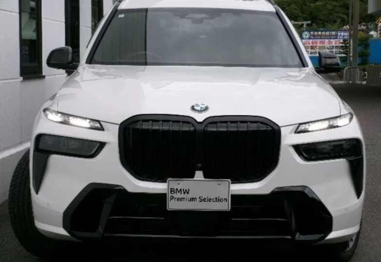 BMW X7 White