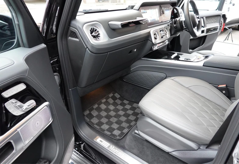 Mercedes G-class Black