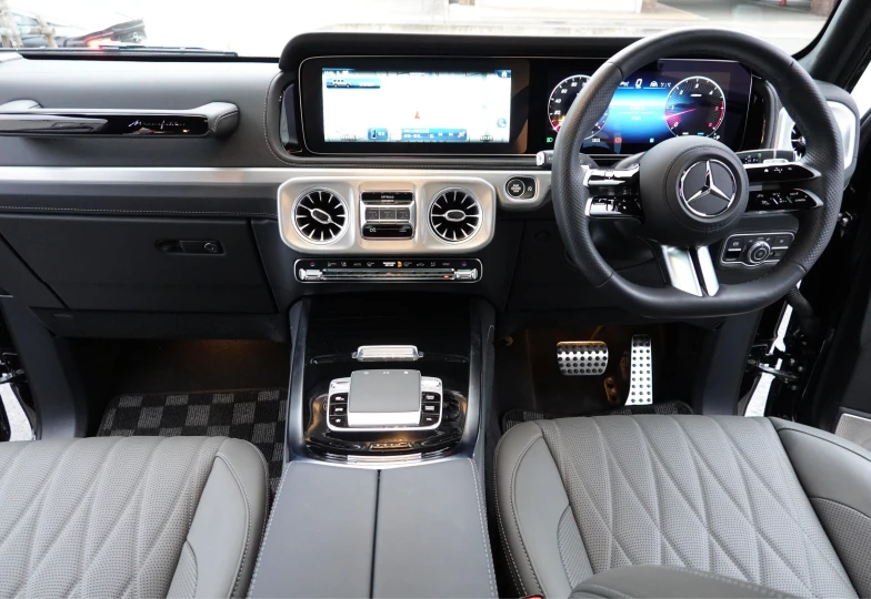 Mercedes G-class Black