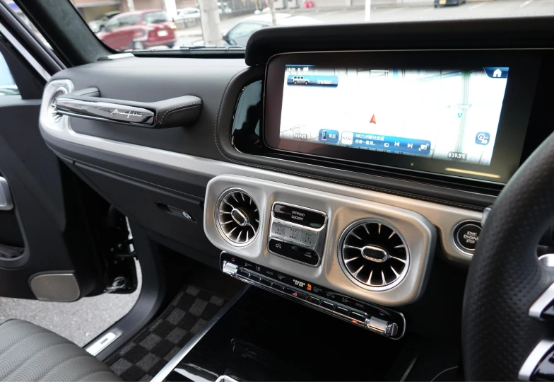 Mercedes G-class Black