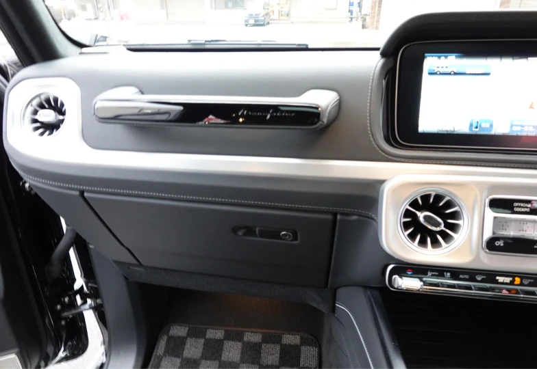 Mercedes G-class Black