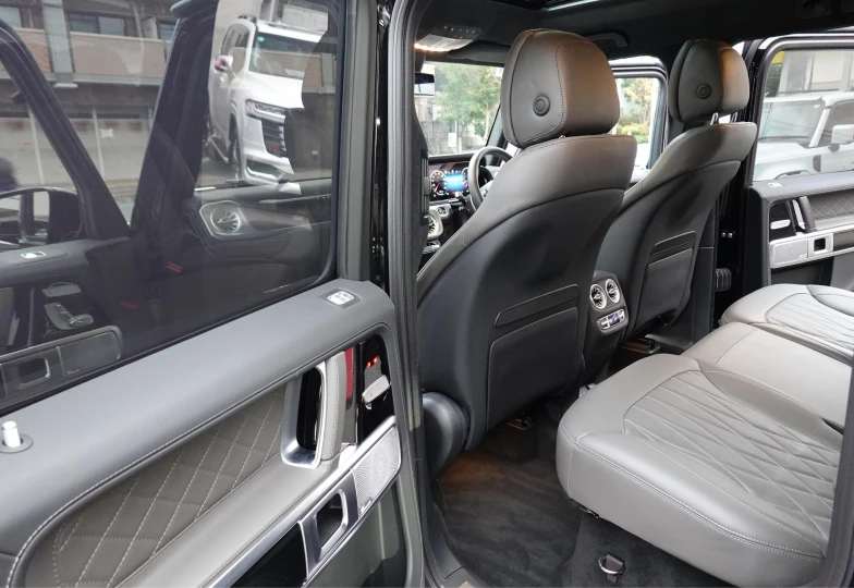 Mercedes G-class Black