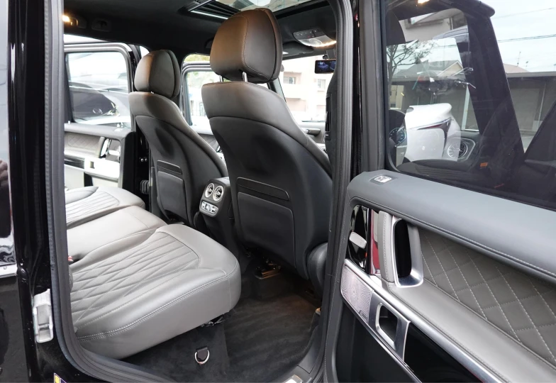 Mercedes G-class Black