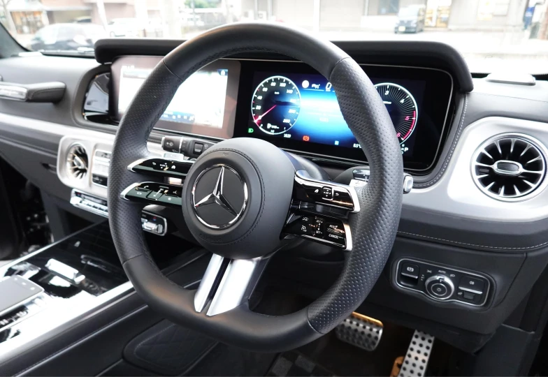 Mercedes G-class Black