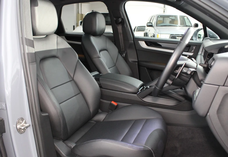 Porsche Cayenne Blue