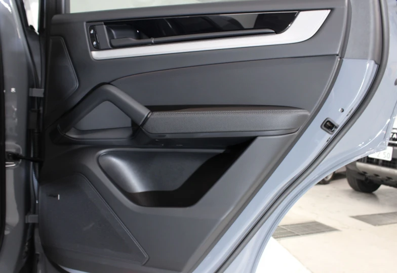 Porsche Cayenne Blue