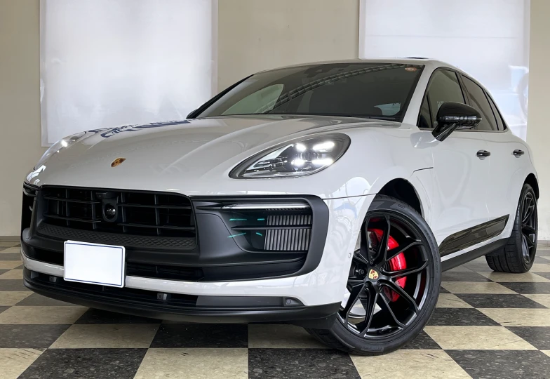 Porsche Macan White
