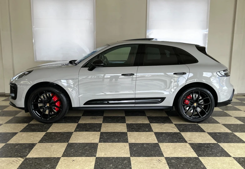 Porsche Macan White