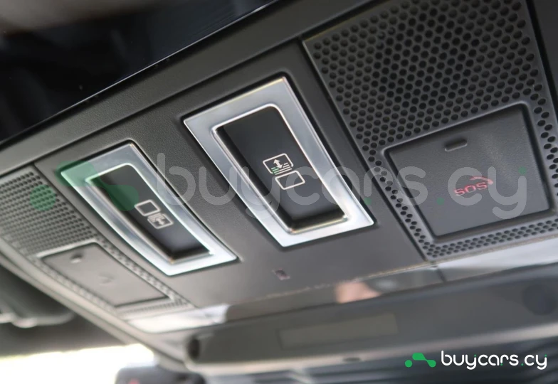 Land Rover Discovery Grey