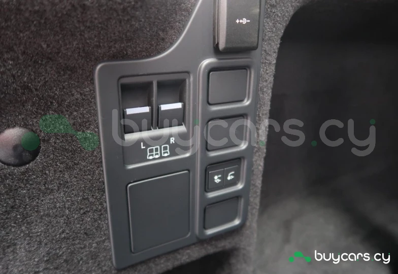 Land Rover Discovery Grey