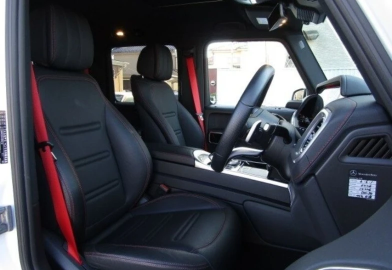 Mercedes G-class White