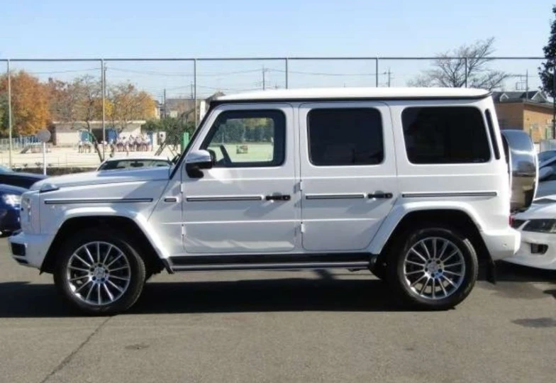 Mercedes G-class White