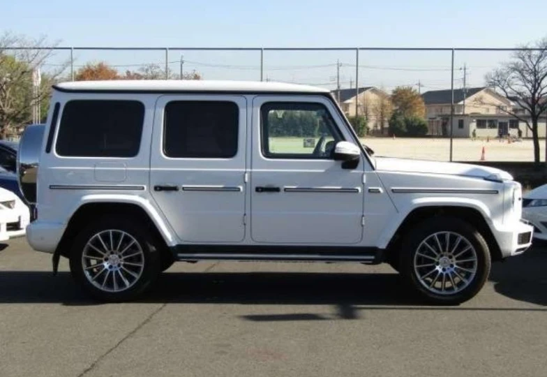 Mercedes G-class White