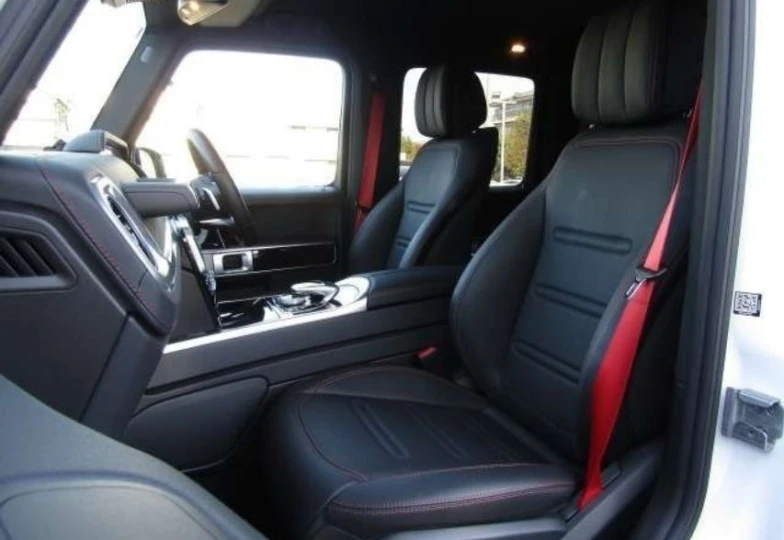 Mercedes G-class White