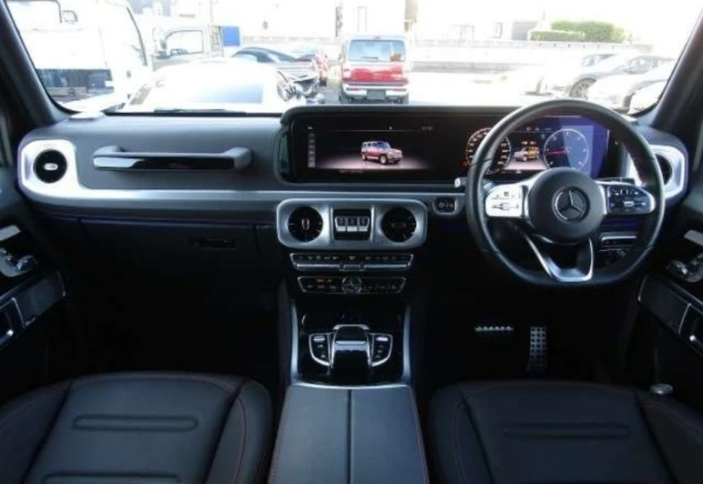 Mercedes G-class White