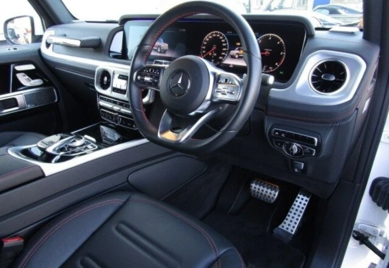 Mercedes G-class White