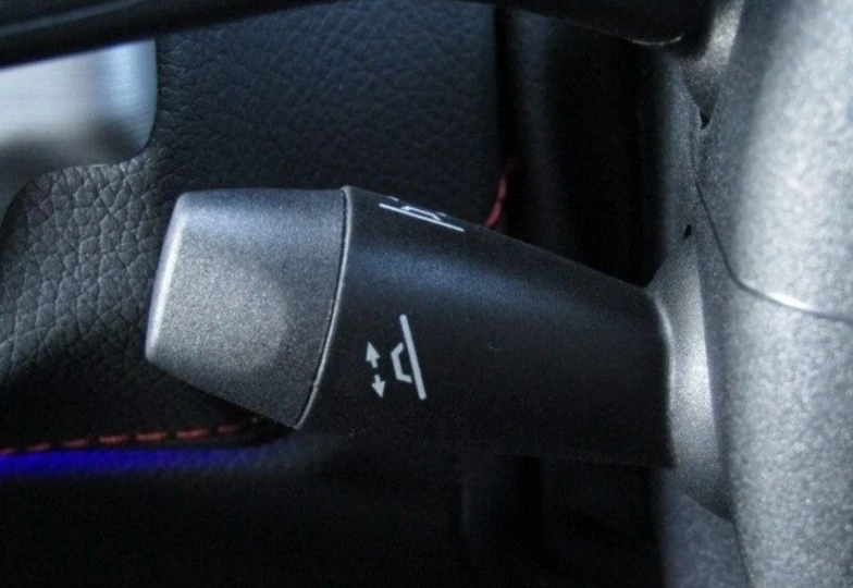 Mercedes G-class White