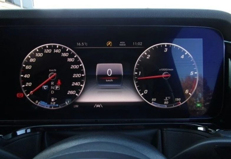 Mercedes G-class White