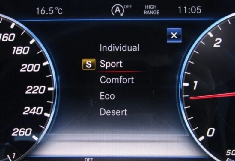 Mercedes G-class White