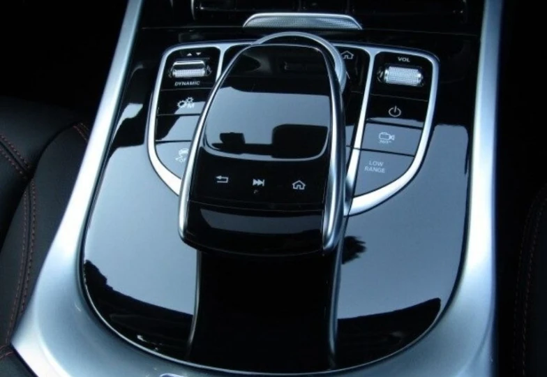 Mercedes G-class White