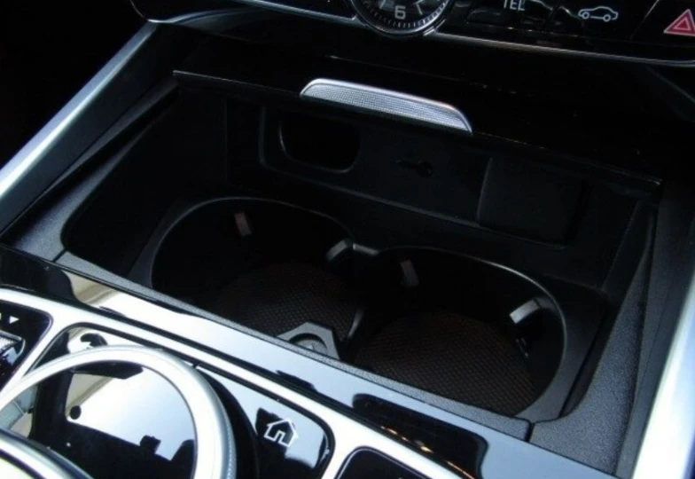 Mercedes G-class White