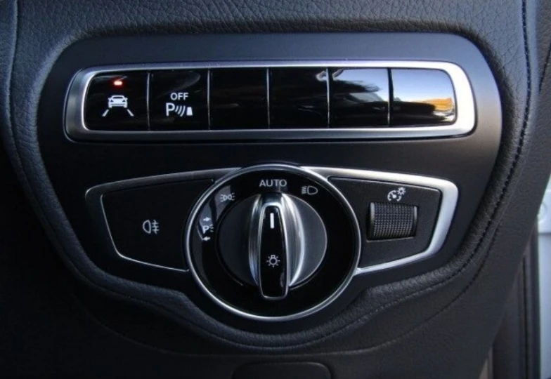 Mercedes G-class White