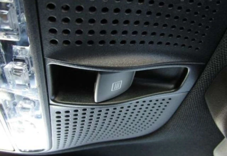 Mercedes G-class White