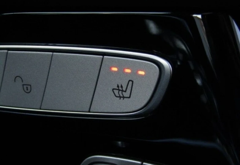 Mercedes G-class White