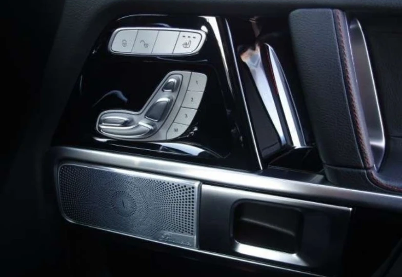 Mercedes G-class White