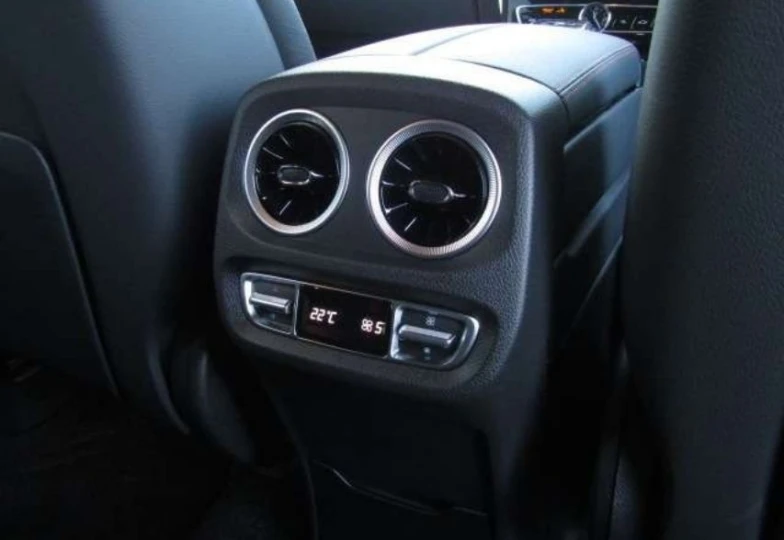 Mercedes G-class White