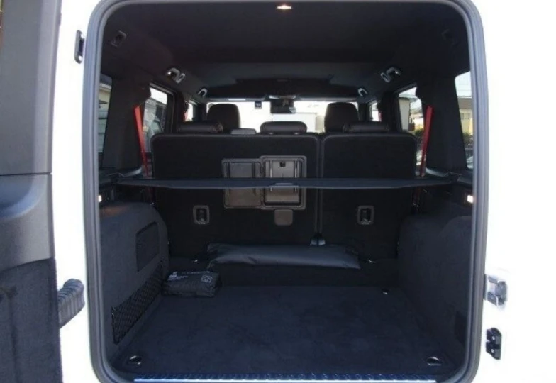 Mercedes G-class White