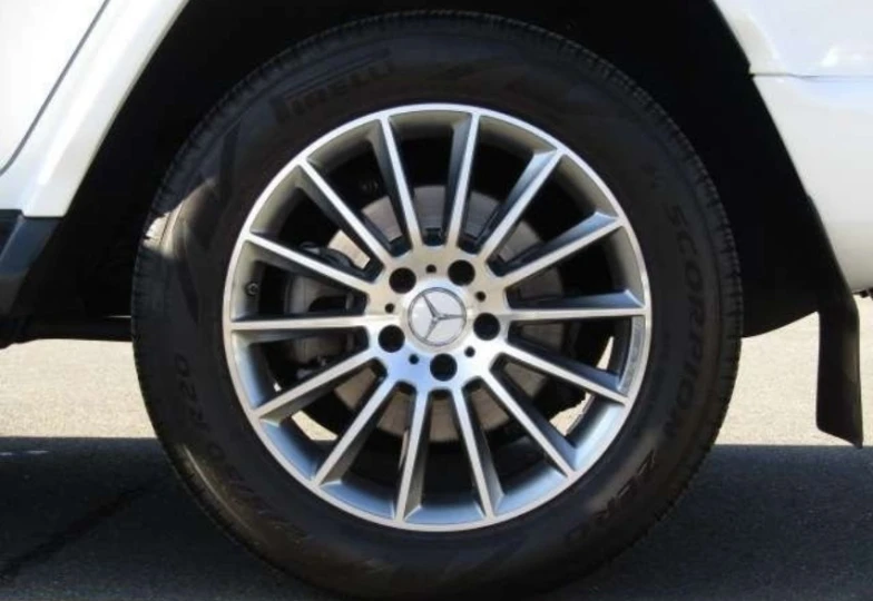 Mercedes G-class White