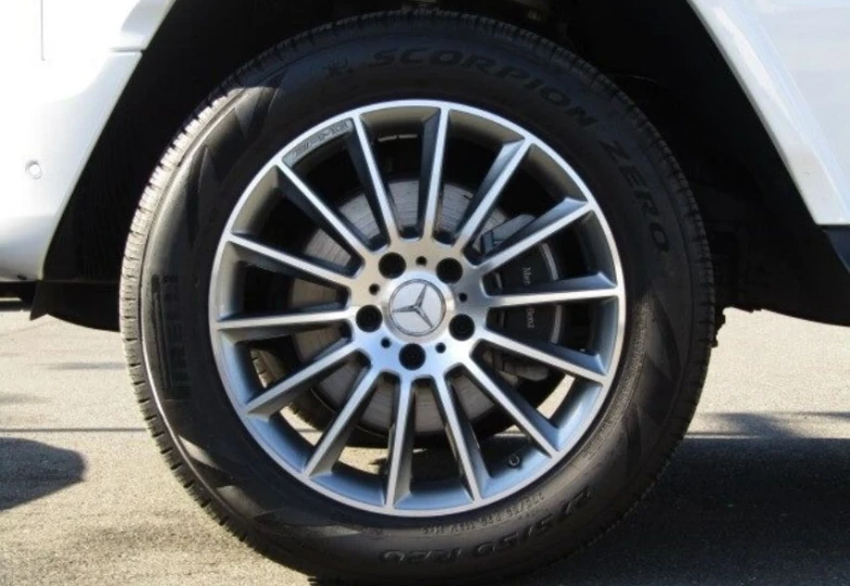 Mercedes G-class White