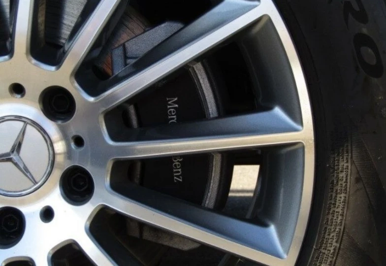 Mercedes G-class White