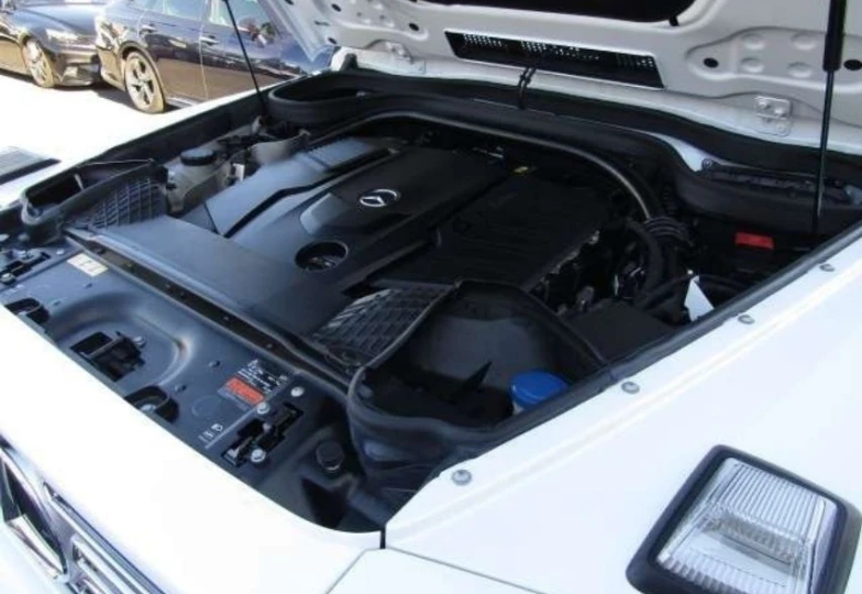 Mercedes G-class White