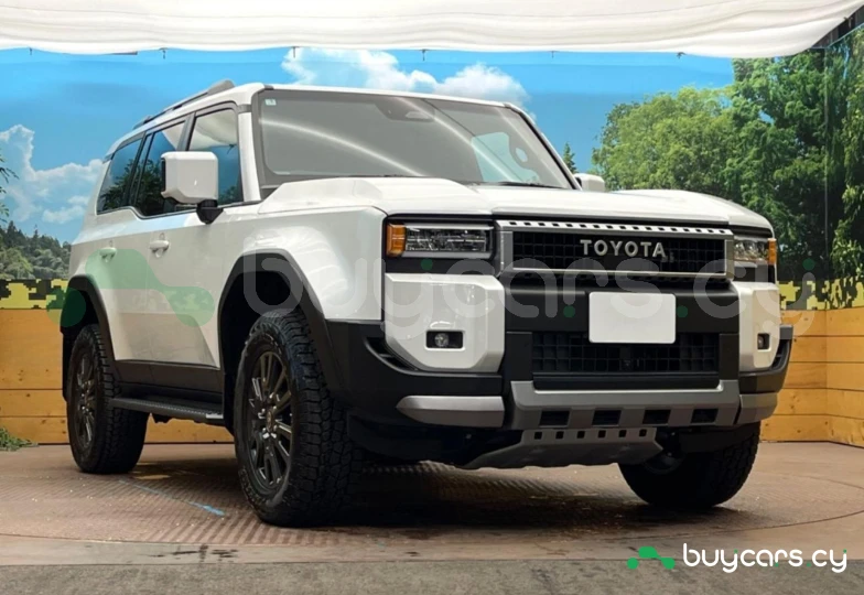 Toyota Land Cruiser White